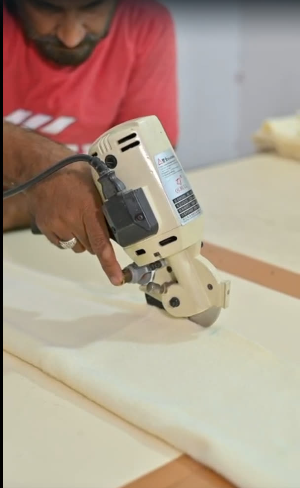 Working hands 1